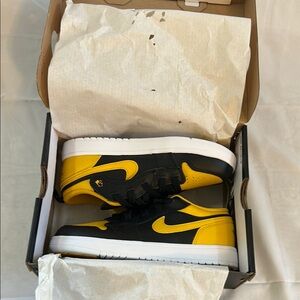 Boys Jordan 1 low tops